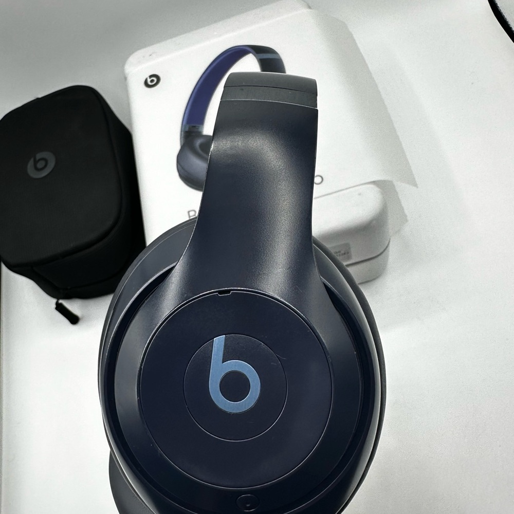 Beats Studio Pro Wireless Headphones Blue in Box w/ Charger - Picture 5 of 14